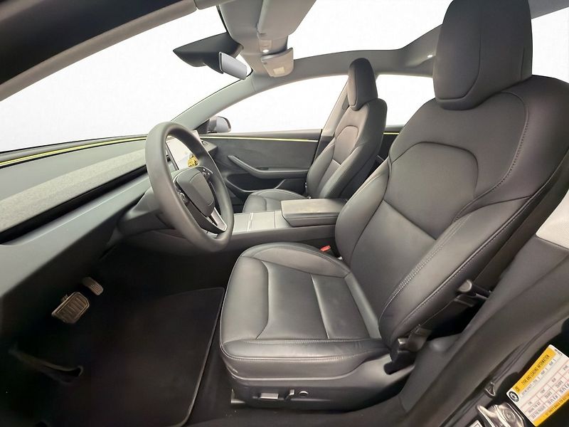Tesla Model 3 Long Range AWD Highland - fotka 8 z 26