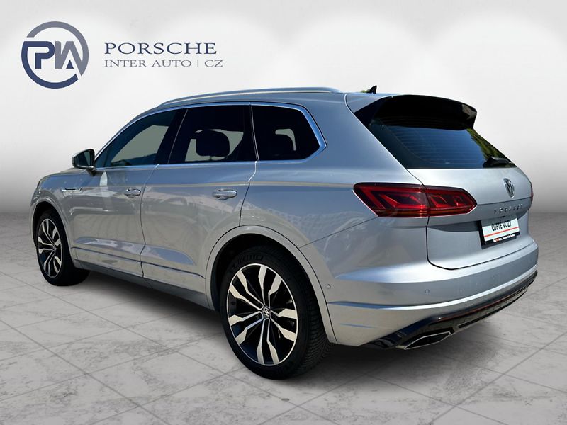 Volkswagen Touareg 3,0TDi 210kW R-line - fotka 4 z 23