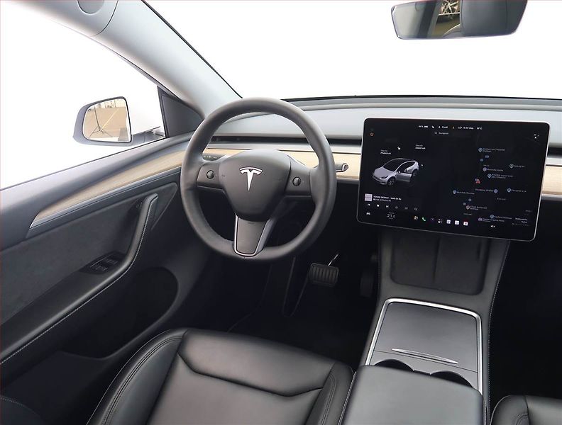 Tesla Model Y (2023) RWD LFP 60kWh, SoH 95% - fotka 7 z 33