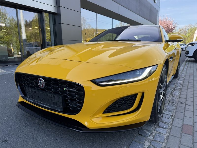 Jaguar F-Type 5,0 R-DYNAMIC P450 RWD - fotka 2 z 19