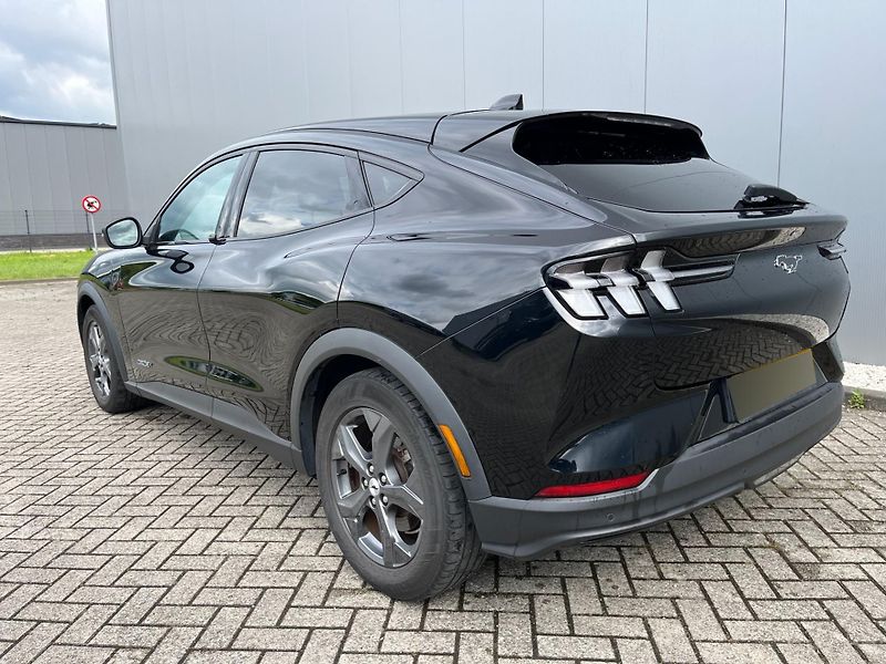 Ford Mustang Mach-E (2021) Mach-E - fotka 3 z 13