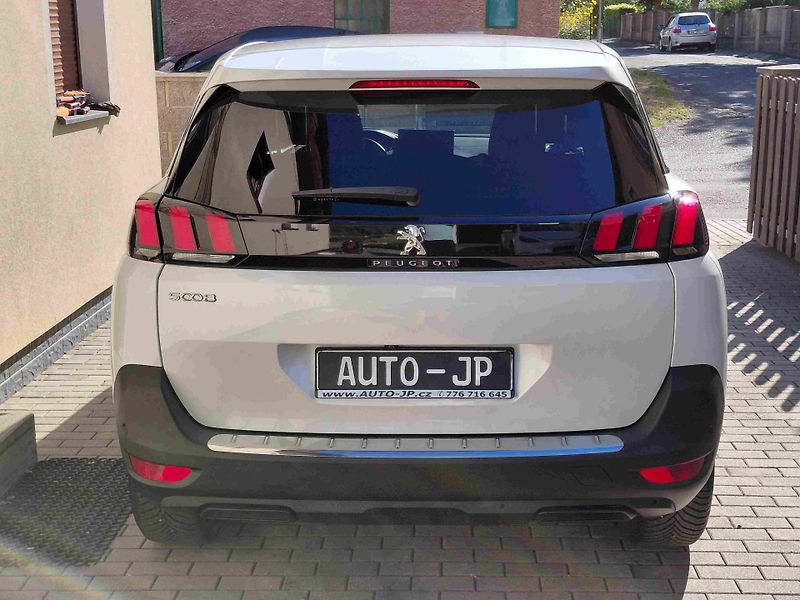 Peugeot 5008 1,2PT EAT8 ALLURE - fotka 4 z 21