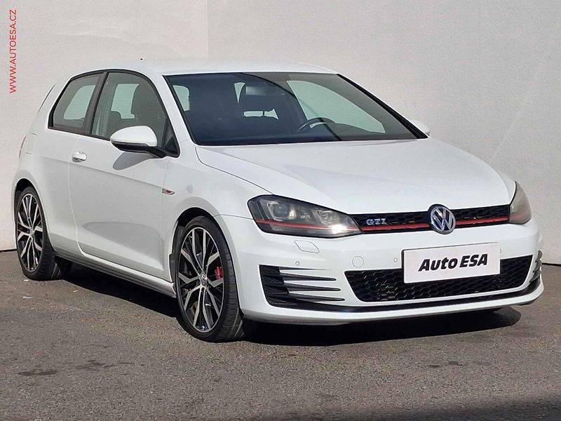 Volkswagen Golf (2013) 2.0 TSi, GTi, bixen, navi - fotografie inzerátu