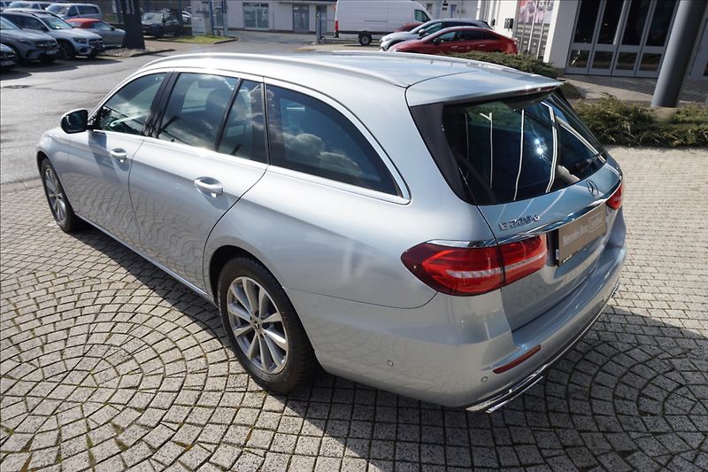Mercedes-Benz Třídy E 2,0 E 220d 4M kombi - fotka 6 z 16