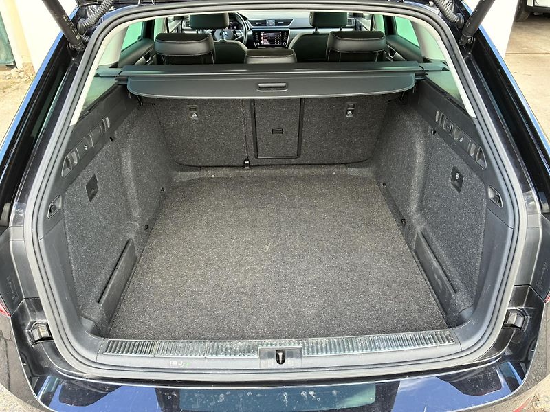 Škoda Superb 1.5 TSI DSG / 110 kW Style Plu - fotka 12 z 28