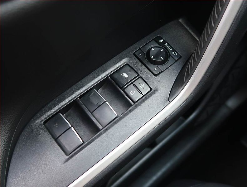 Toyota RAV4 (2019) Selection 2.5 Hybrid - fotka 14 z 18