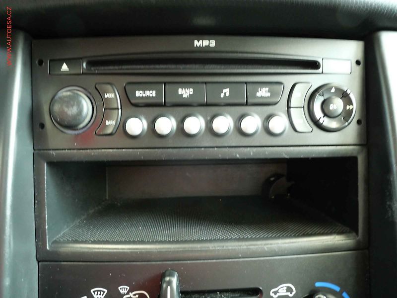 Peugeot 207 (2008) 1.4i, 2.maj, AC - fotka 15 z 17