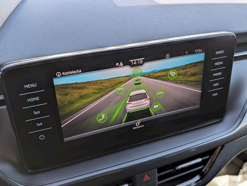 Škoda Scala (2021) 1,5 TSI / 110 kW DSG Style Ext - fotka 20 z 30