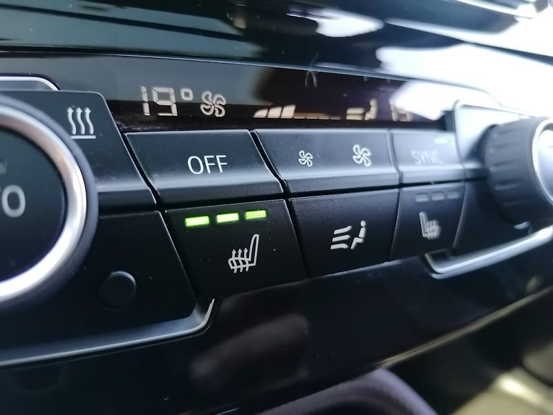 BMW X2 (2020) 2.0 20i 141kW A/T Kůže - fotka 26 z 36