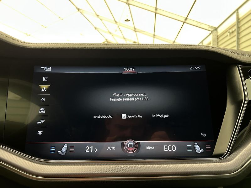 Volkswagen Touareg 3.0 TSI 4x4 R-Line - fotka 10 z 36
