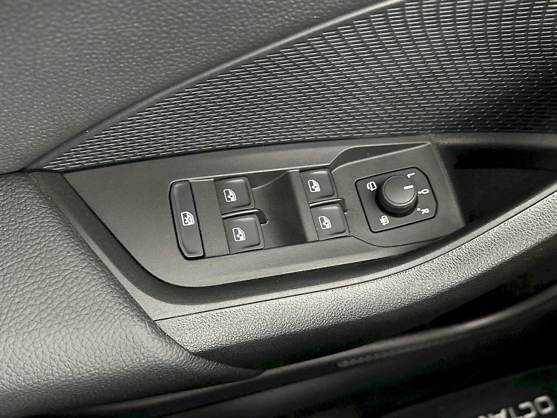 Škoda Octavia (2025) Combi 1.5TSI 110kW Selection - fotka 23 z 28
