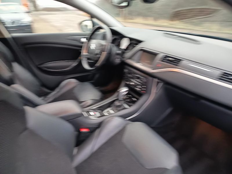 Citroën C5 (2011) 1.6i Automat - fotka 35 z 43