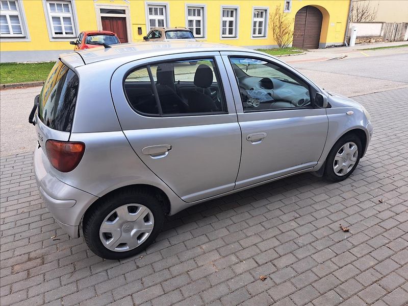 Toyota Yaris 1,4 D-4D - fotka 11 z 39