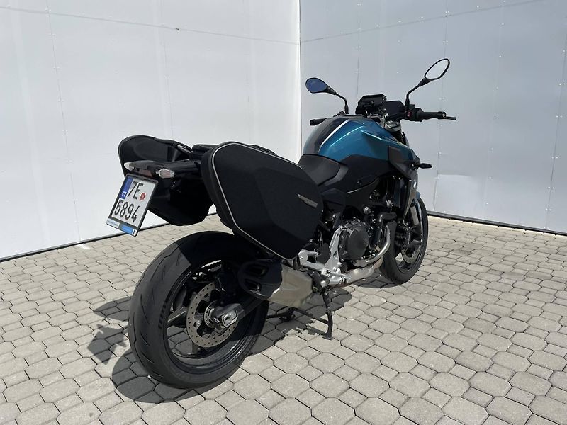 BMW (2025) F 900 R - fotka 3 z 13
