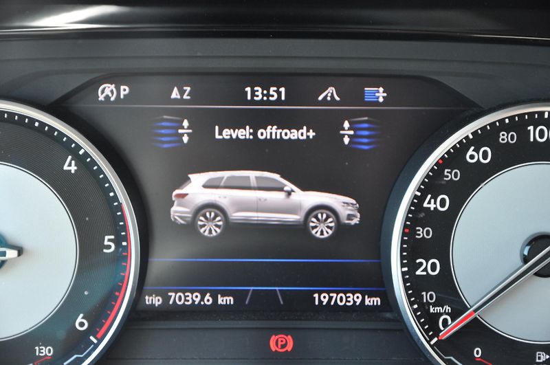 Volkswagen Touareg 3.0TDi V6 170kW 4x4 Automat - fotka 24 z 27