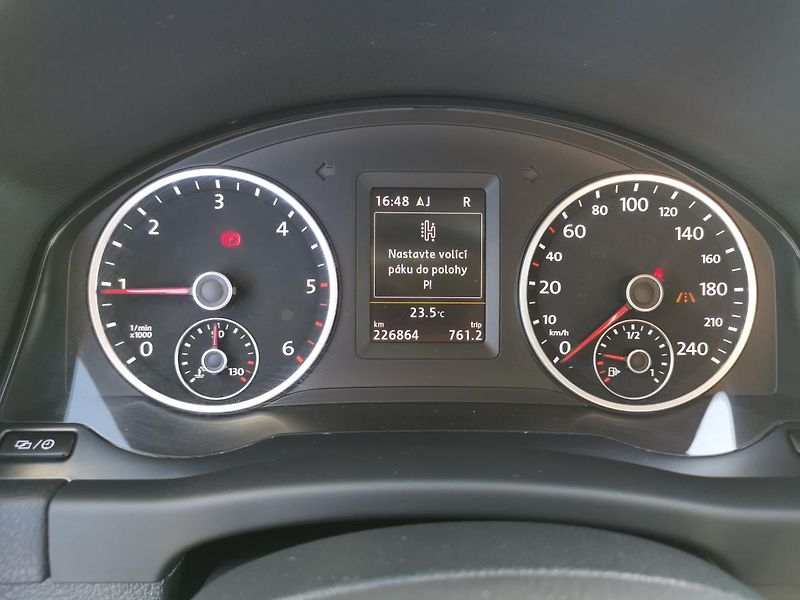 Volkswagen Tiguan (2015) 2,0TDI 130kW DSG ICUP 4x4 1MAJ - fotka 69 z 91