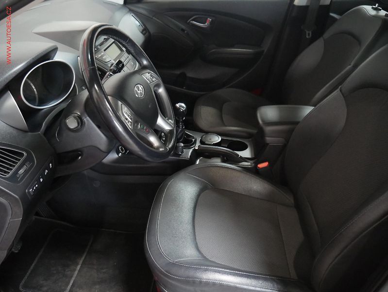 Hyundai ix35 (2014) 1.7 CRDi, 2.maj,ČR, STK2/28 - fotka 9 z 18