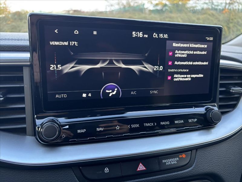Kia Ceed 1,5 TGDi 118kW TOP ZÁRUKA NAVI - fotka 24 z 39
