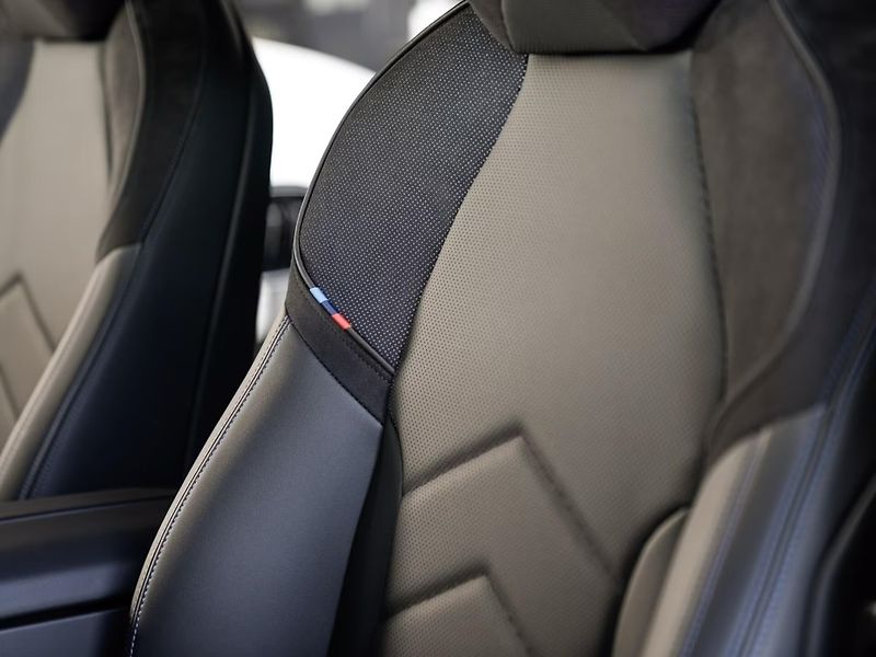 BMW Řada 5 520d xDrive M-Sport H/K ACC Ta - fotka 10 z 21