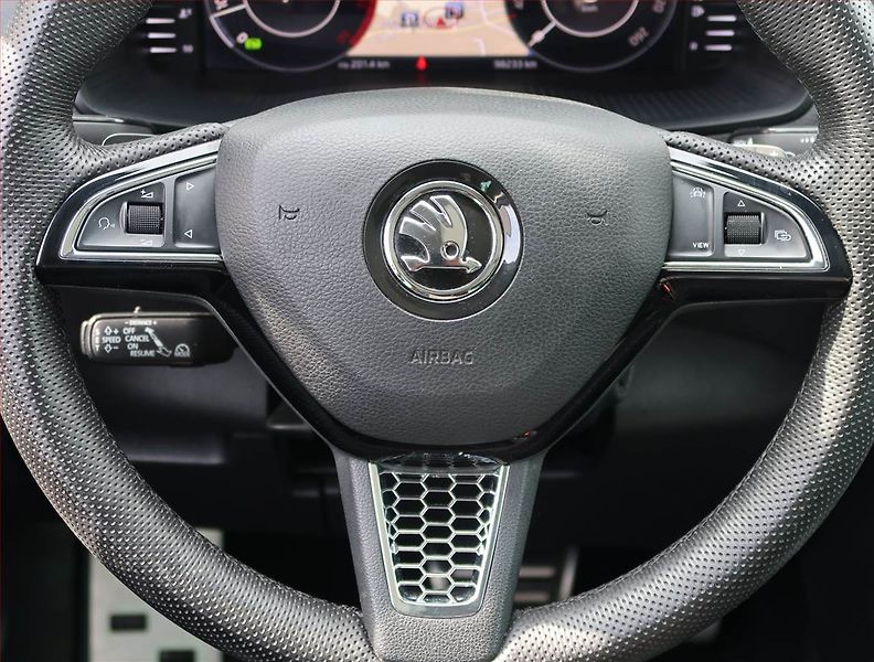 Škoda Karoq (2018) Style Plus 2.0 TDI - fotka 18 z 26