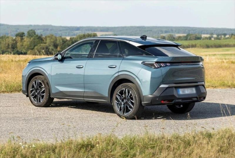 Peugeot 3008 (2026) 1,2 Hybrid 145 e-DCS6  BUSINES - fotka 2 z 10