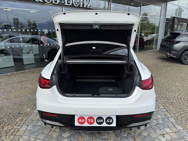 Mercedes-Benz EQE 53 AMG 4M - fotka 31 z 38