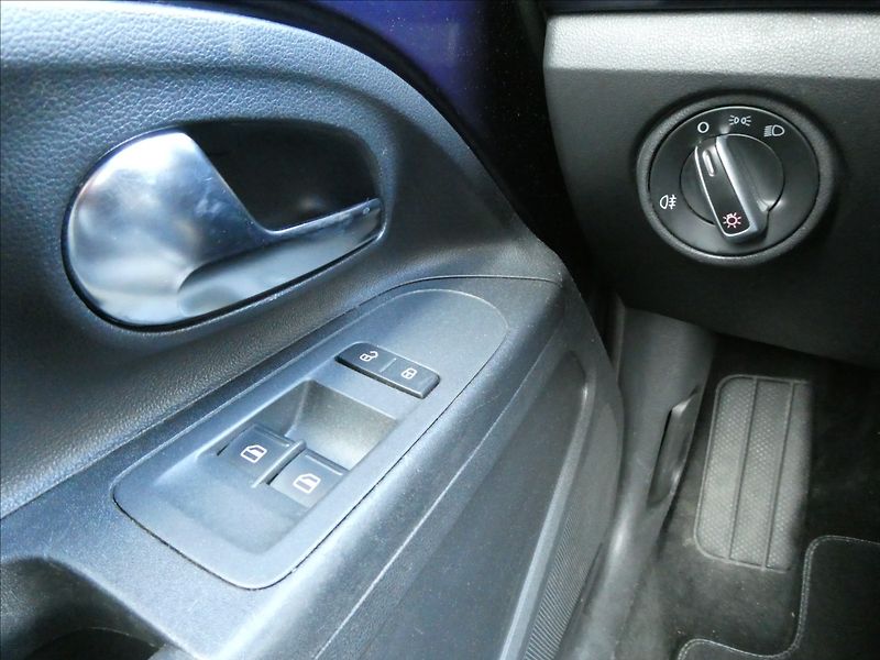 Volkswagen up! 1,0 MPi CLUB 55kW - fotka 31 z 47