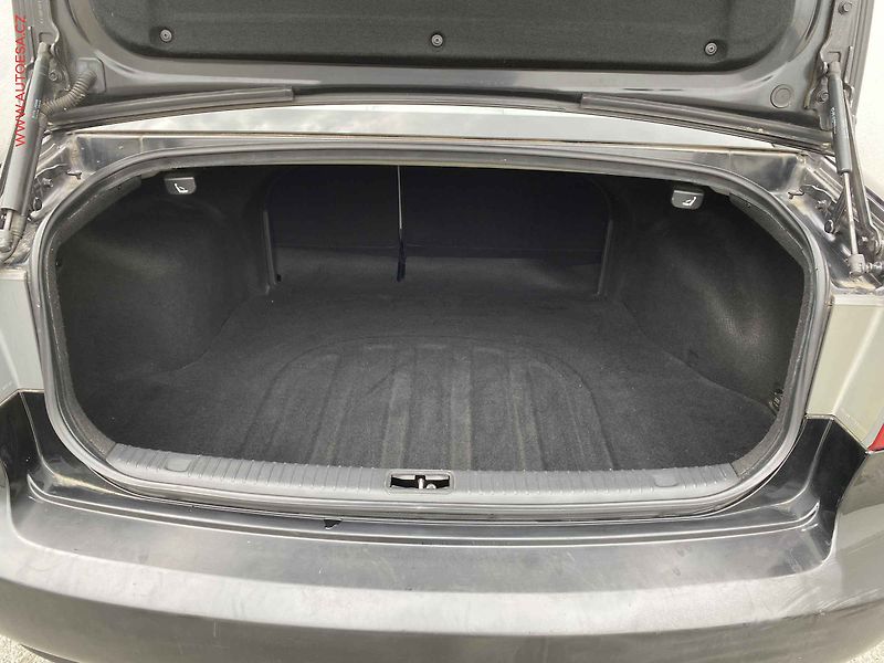 Kia Magentis (2009) 2.0 CRDi, 2.maj, AC - fotka 7 z 15