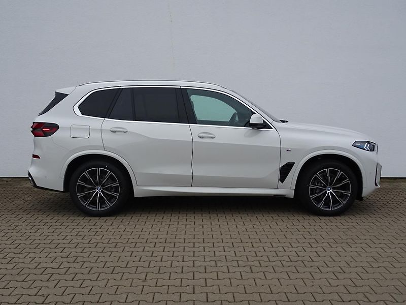 BMW X5 xDrive30d - fotka 5 z 7