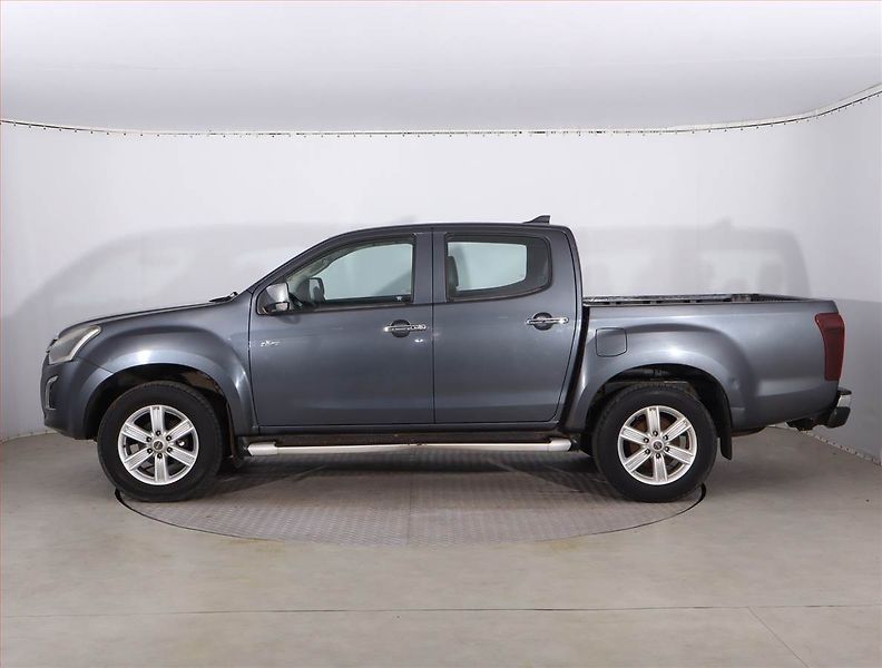 Isuzu D-Max (2017) 1.9 D, 4X4, Kůže, Navi - fotka 3 z 24