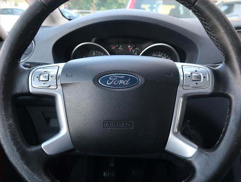 Ford Galaxy (2007) 2.0 TDCi, 7 míst - fotka 15 z 21