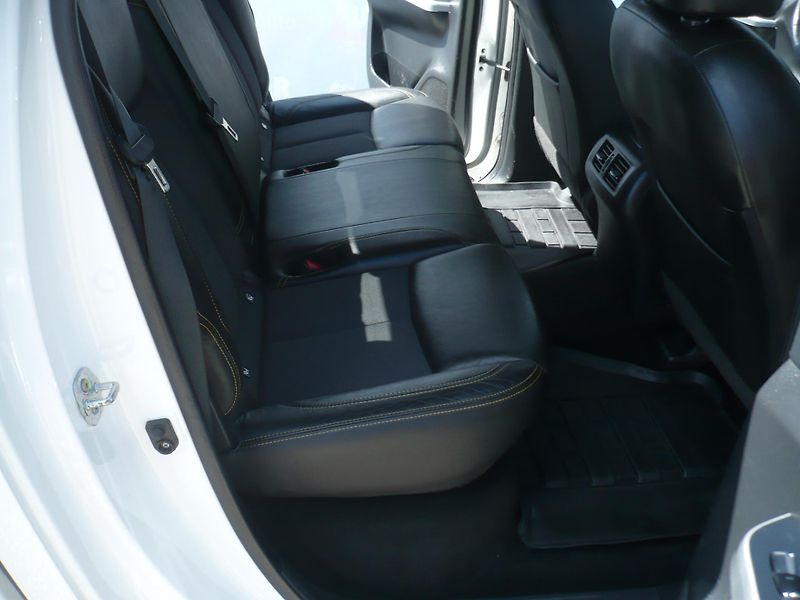 Nissan Navara 2.3DCI 140Kw N-GUARD 4x4 - fotka 23 z 31