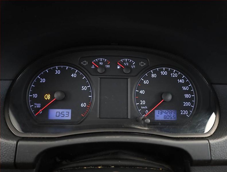 Volkswagen Polo (2004) 1.2, po STK, pěkný stav - fotka 8 z 10