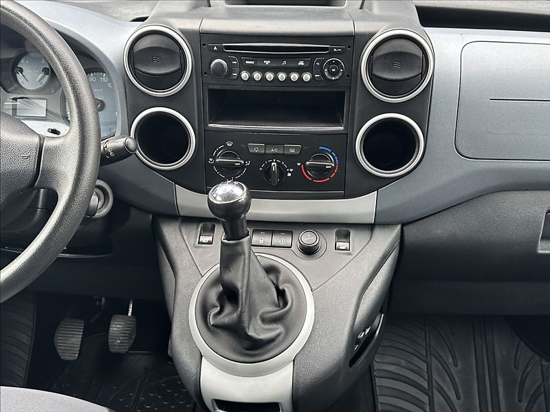 Peugeot Partner 1,6 HDI 92PS  Tepee Active - fotka 26 z 48
