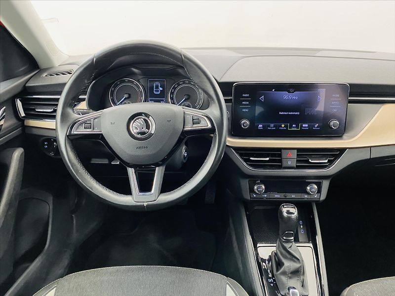Škoda Scala 1,5 TSI 110kW DSG Style - fotka 10 z 25