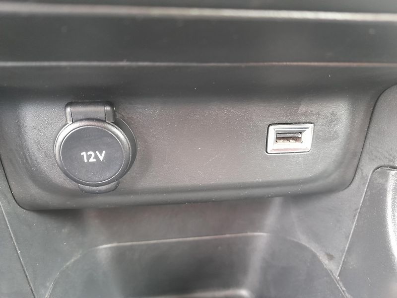 Citroën C3 (2020) 1,2 PureTech 82k NAVIGACE - fotka 30 z 38