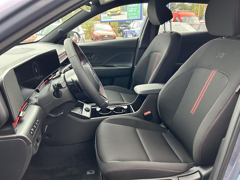 Hyundai Kona 26 1,6 T-GDI DCT HP N LINE - fotka 15 z 31