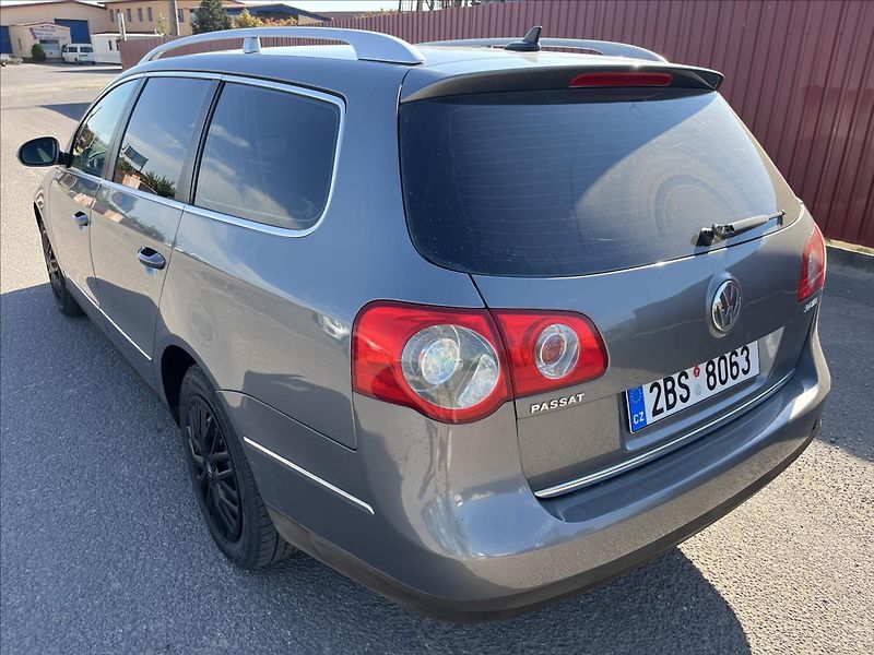 Volkswagen Passat Variant 2,0 TDi DSG KLIMA SERVIS - fotka 8 z 32