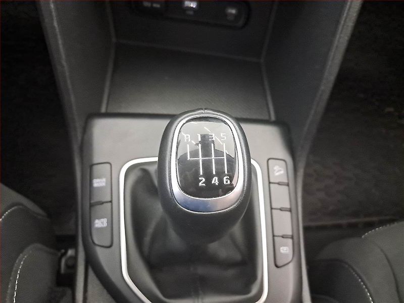 Kia Sportage (2022) 1.6 T-GDI - fotka 13 z 19