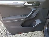 Volkswagen Tiguan (2022) 2.0TDI 110kW DSG LIFE - náhled 25