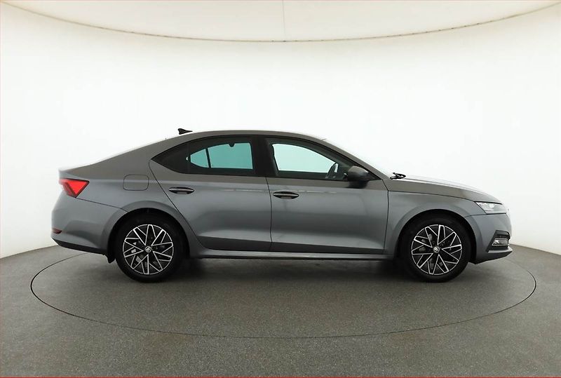 Škoda Octavia (2022) 1.5 TSI, ČR,1.maj, Tempomat - fotka 6 z 20