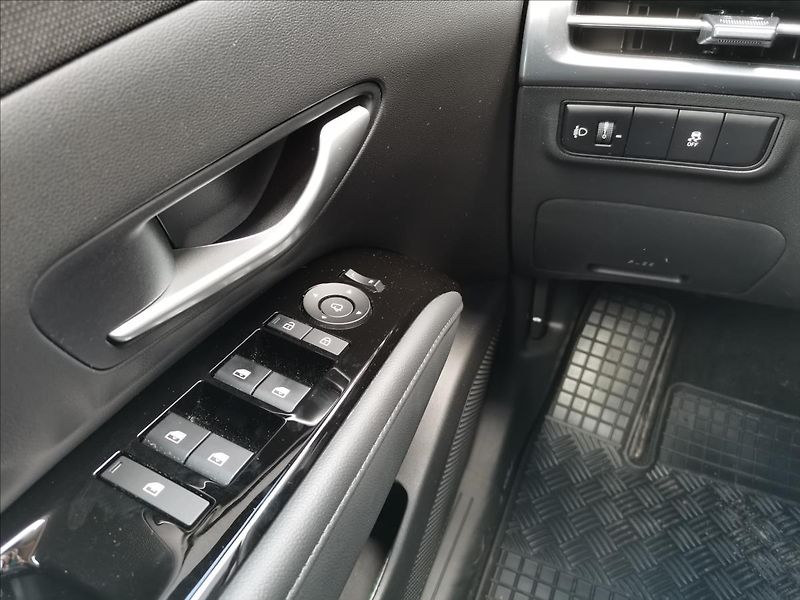 Hyundai Tucson 1,6 T-GDI Style 4x4 DCT - fotka 12 z 17