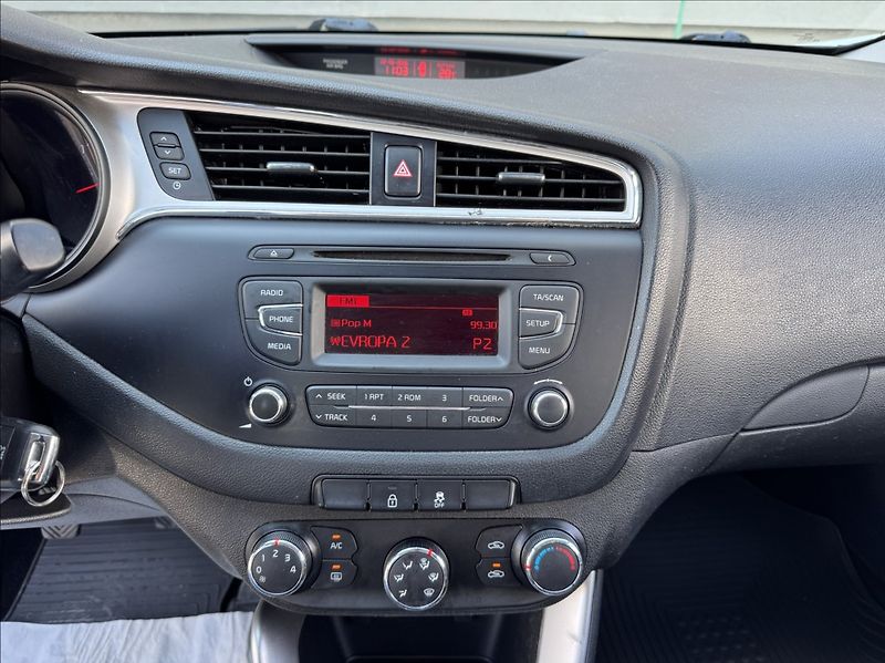 Kia Ceed 1,6 GDI 99kW tempomat původ ČR - fotka 35 z 50