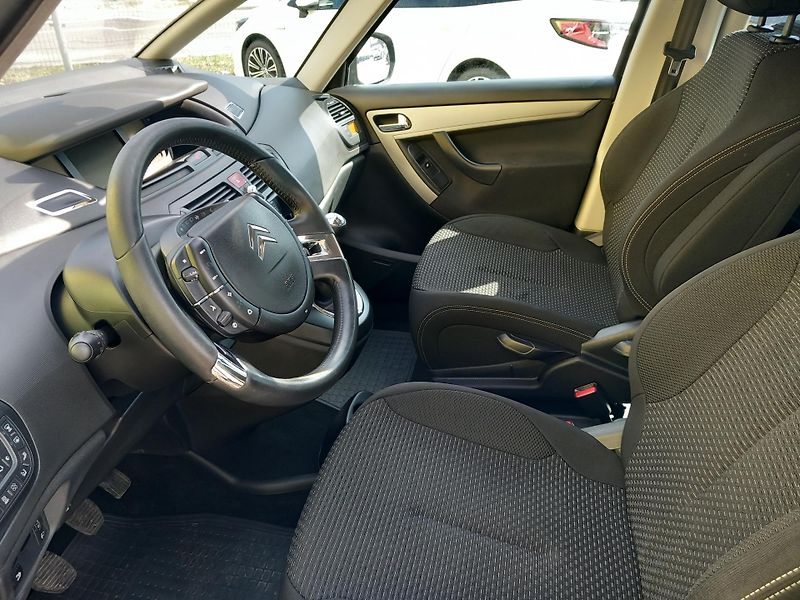 Citroën C4 Picasso (2010) 1,6HDi SERVISKA NAVI  NOVÁ STK - fotka 9 z 34