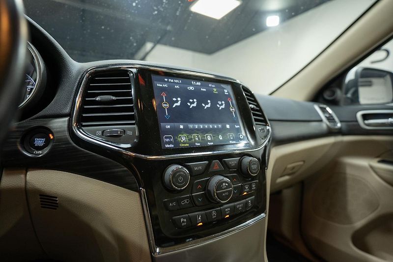 Jeep Grand Cherokee 3.6 V6 216 kW Laredo - fotka 13 z 29