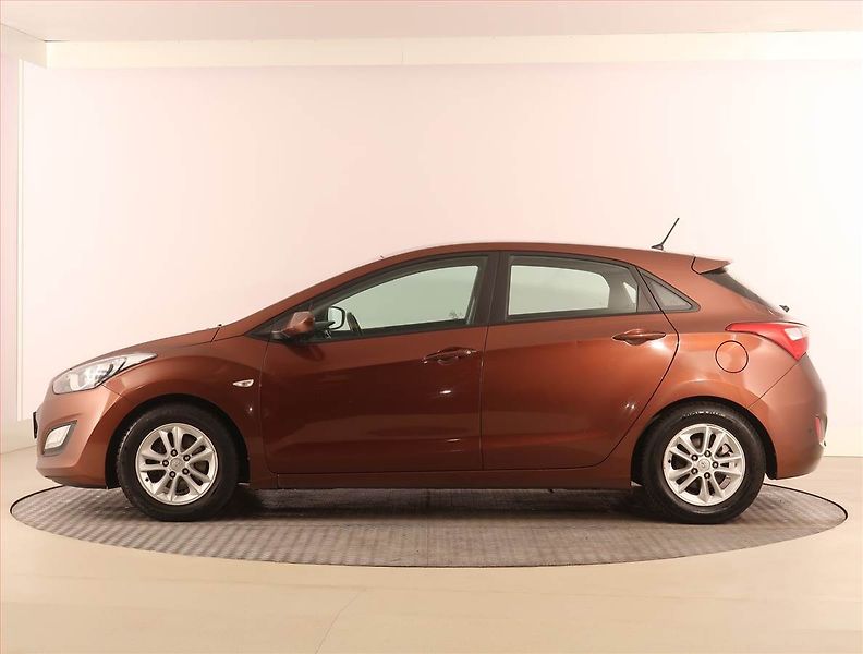 Hyundai i30 (2014) 1.4 CVVT, Tempomat - fotka 3 z 17