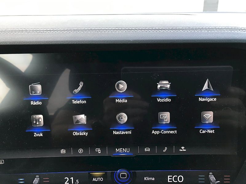 Volkswagen Touareg (2021) R-LINE V6 3,0 TDI 4MOT 8TT - fotka 25 z 30