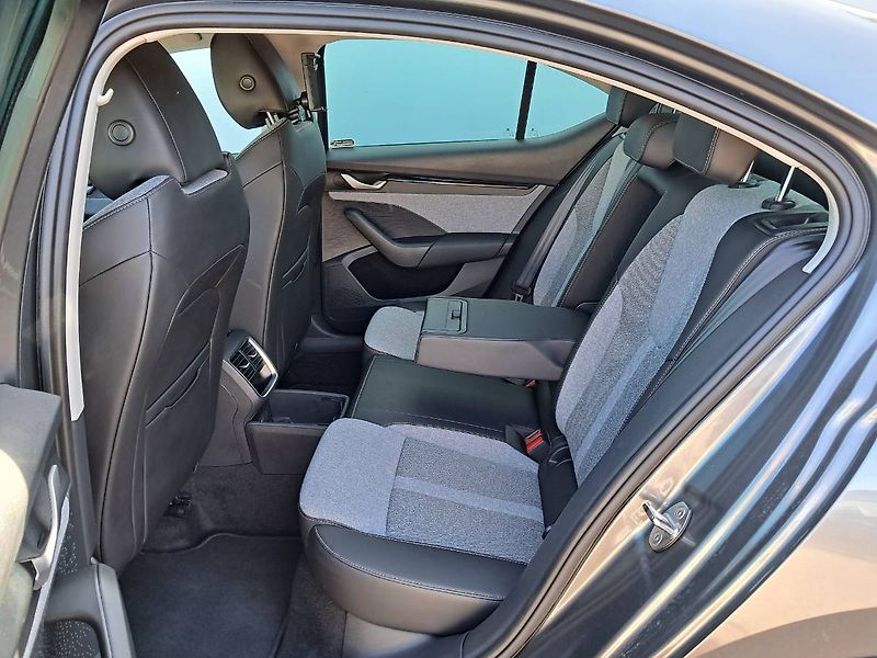 Škoda Octavia (2024) IV Top Selection 1.5 TSI / 110 - fotka 21 z 28