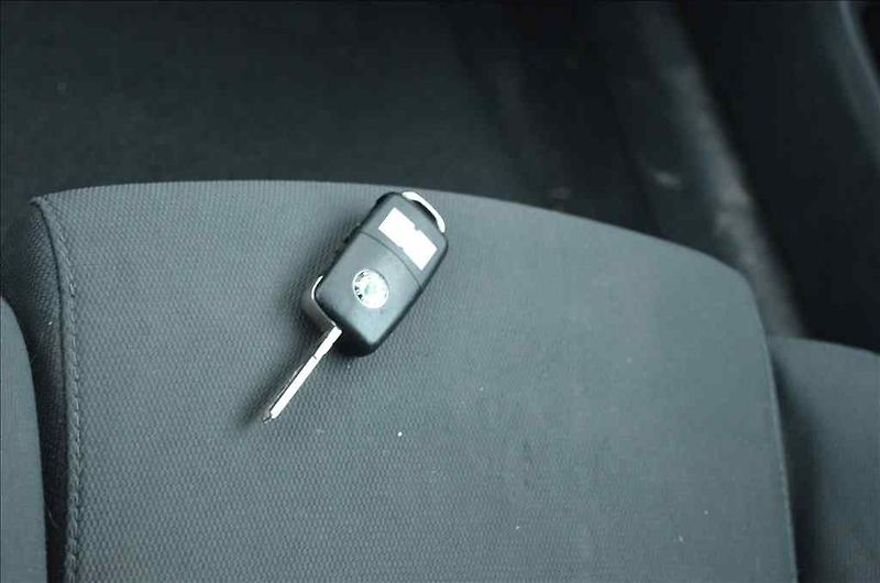 Škoda Superb (2007) 2,5 TDI - fotka 31 z 31