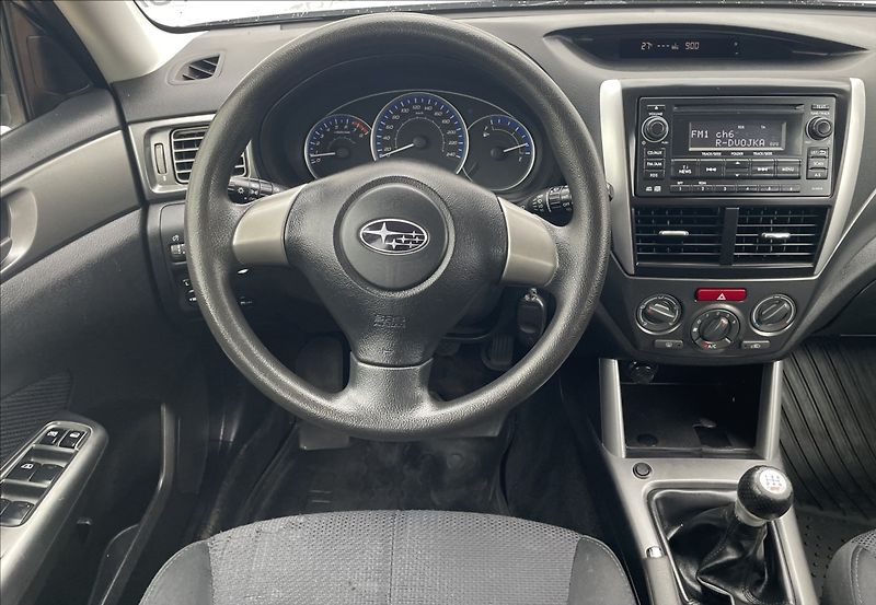 Subaru Forester 2,0 i,110kW,AWD,serv.kn. - fotka 11 z 18